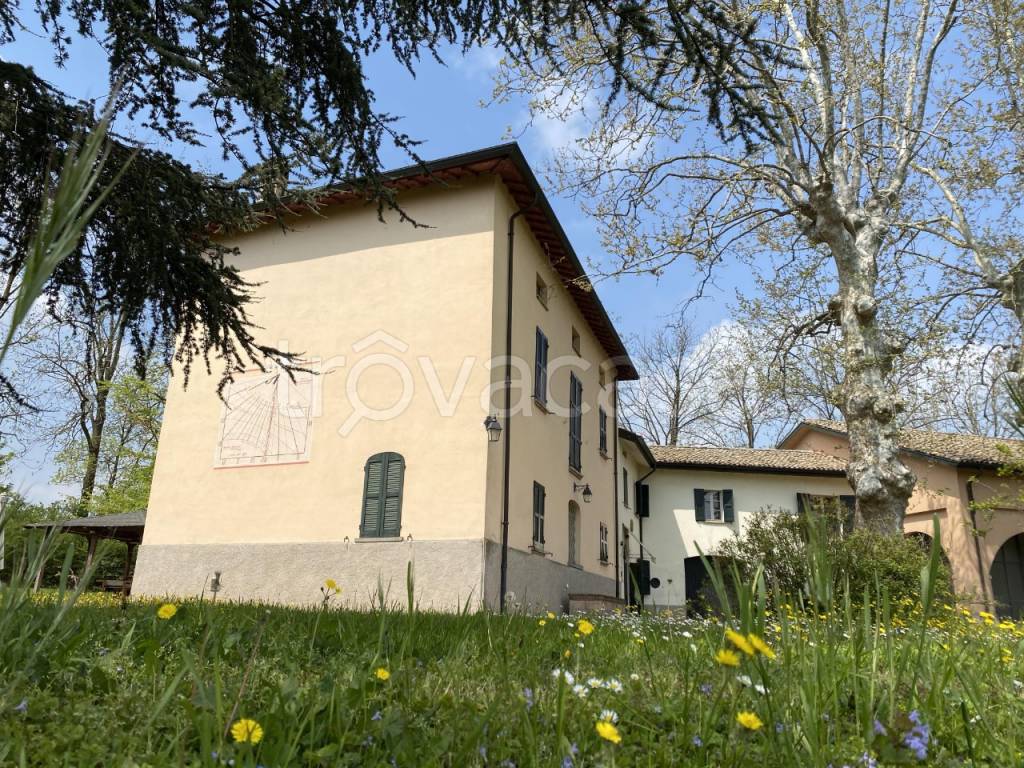 Casale in vendita a Collecchio strada Montecoppe Sopra