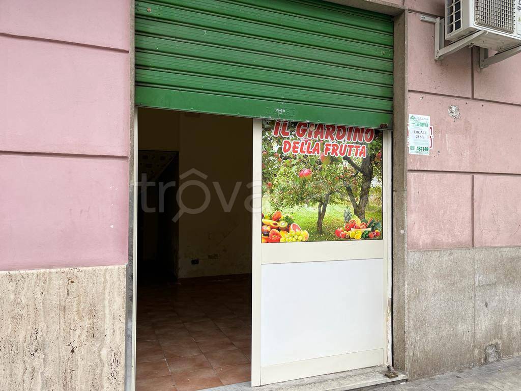 Negozio in vendita a Palermo via Carmelo Onorato, 67