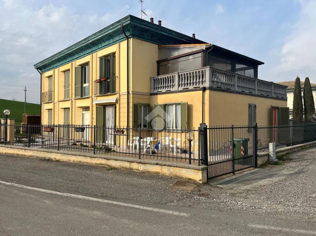 Appartamento in vendita a Stradella regione Casamassimini, 3