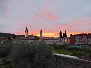 Villa bifamiliare in vendita a bardolino via francesco petrarca