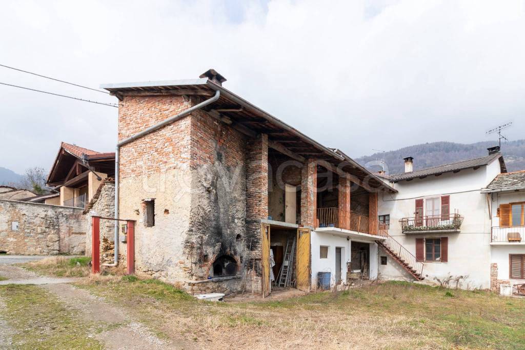 Rustico in vendita a Villar San Costanzo via Gioera, 48