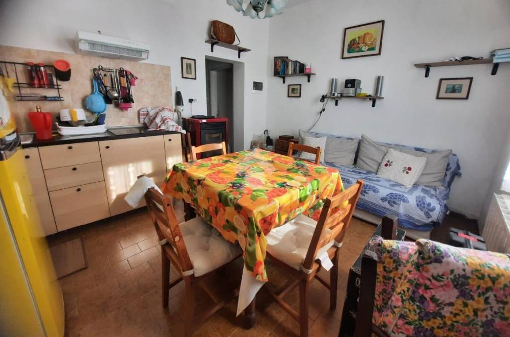 Appartamento in vendita a Lizzano in Belvedere via Uggero Cheli, 17