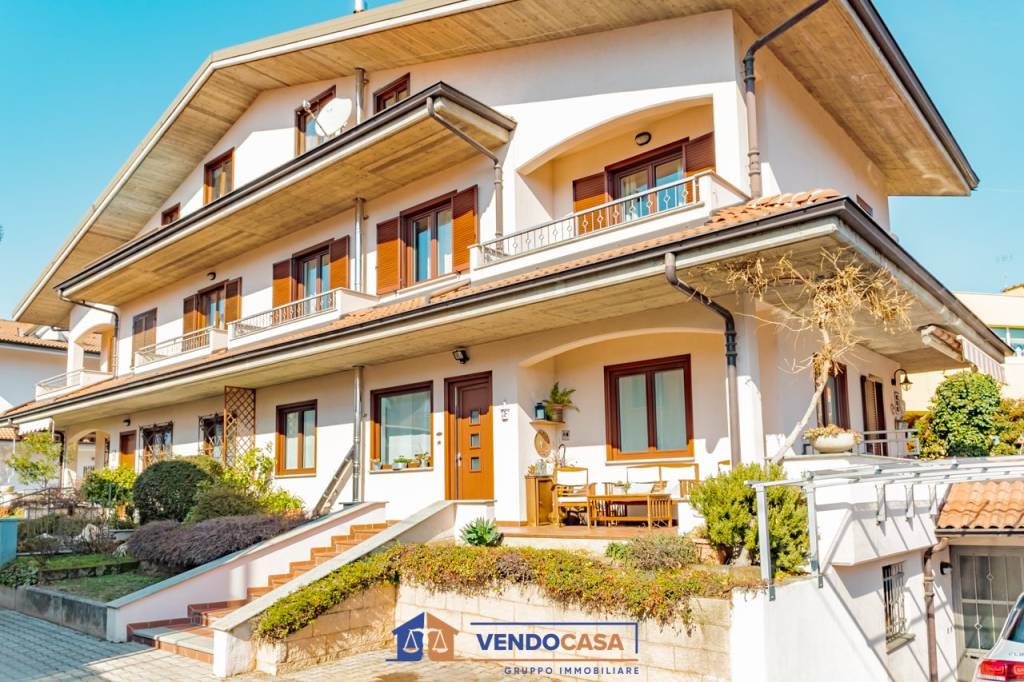 Villa Bifamiliare in vendita a Borgo San Dalmazzo via Candela, 1