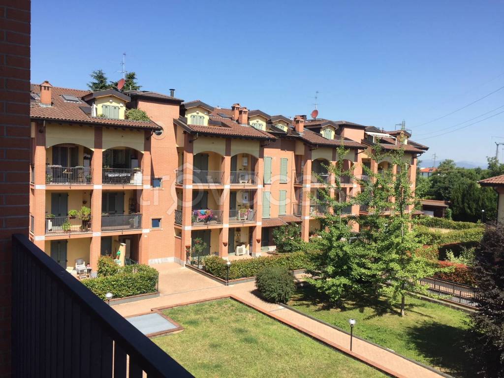 Appartamento in vendita a Vaprio d'Adda via per Cassano, 43