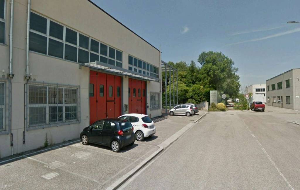 Capannone Industriale in vendita a Ravenna via del Fringuello 13