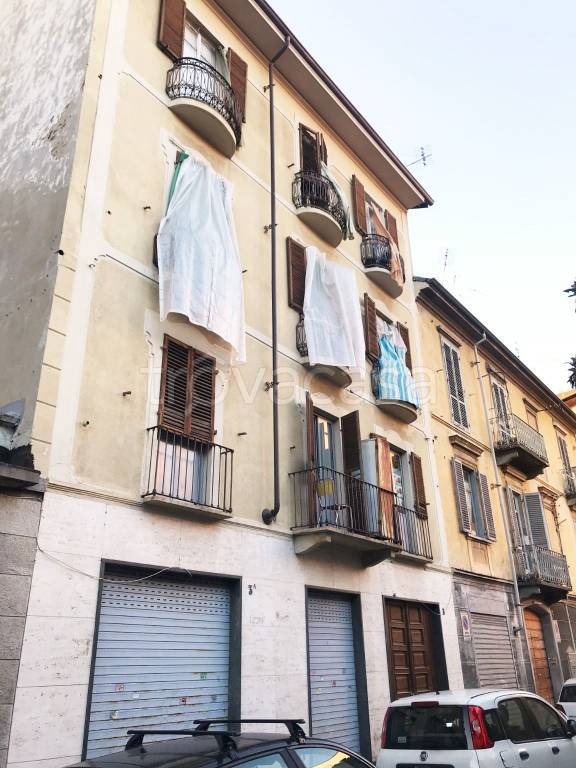 Intero Stabile in vendita a Torino via Fossata, 3