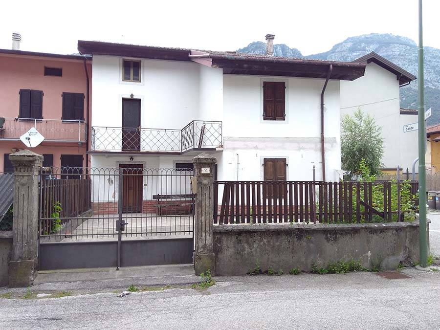Casa Indipendente in vendita a Villa Santina via Nazario Sauro, 2