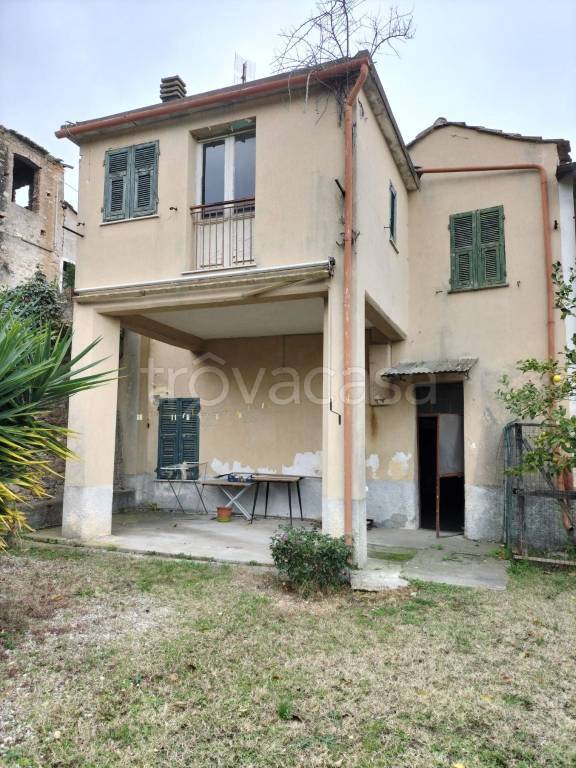 Casa Indipendente in vendita ad Albenga via Enrico Riva, 65