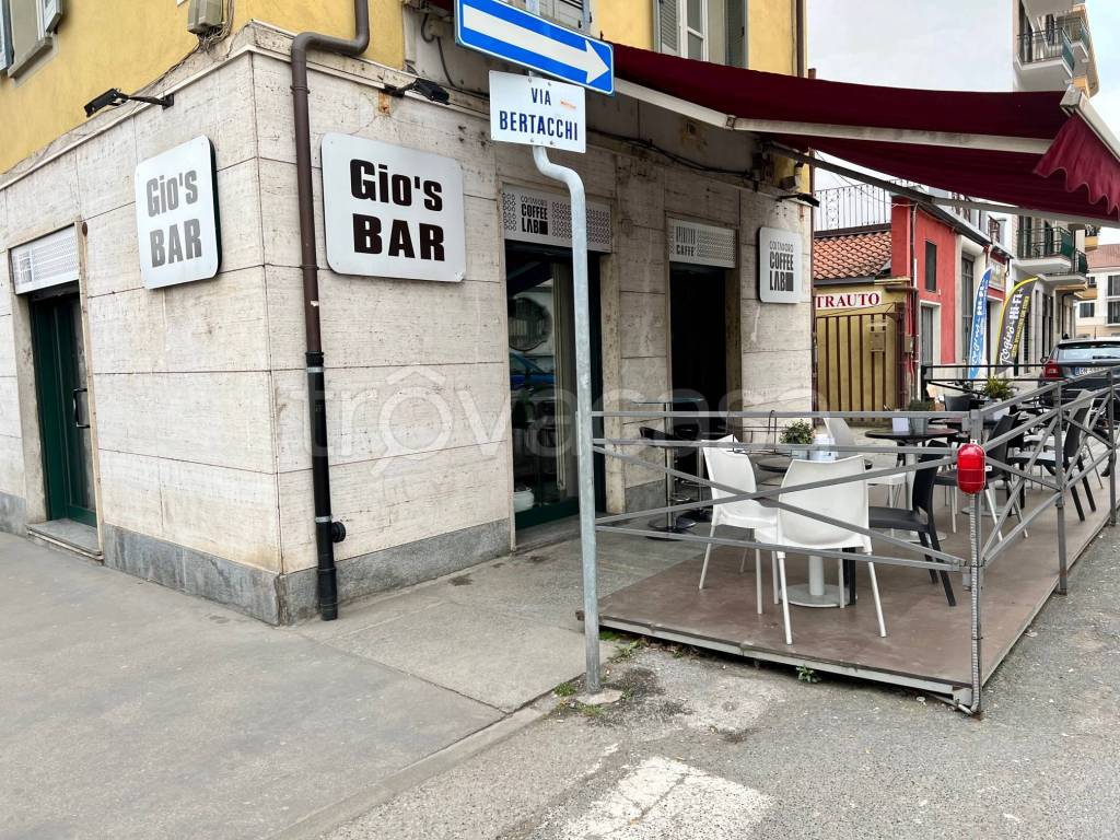 Bar in vendita a Pinerolo corso Torino, 98