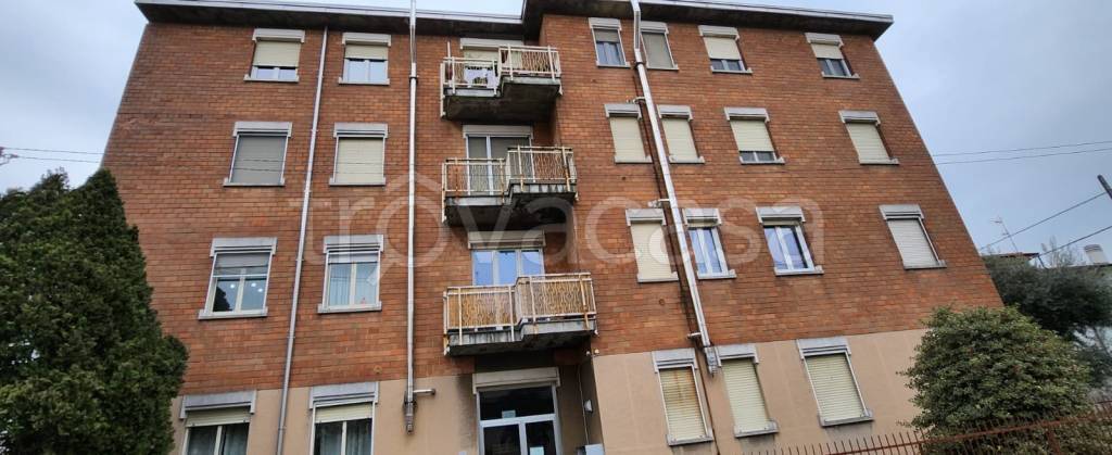 Appartamento in vendita a Gorla Maggiore via Giotto