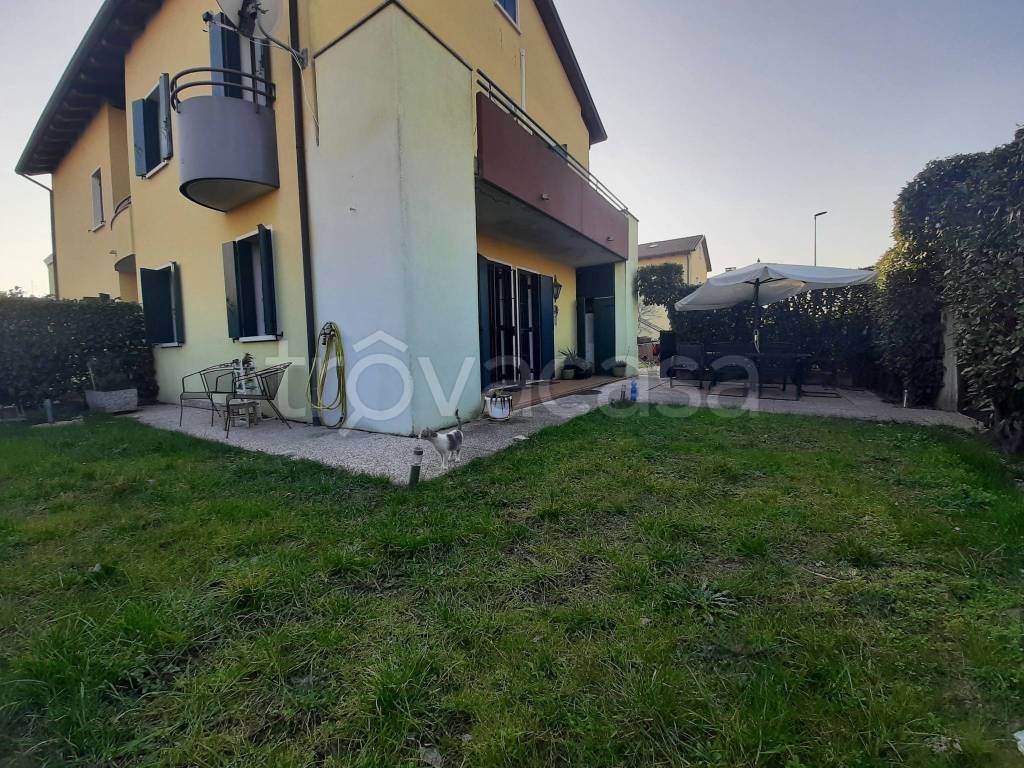 Villa Bifamiliare in vendita a Santa Maria di Sala via Caltana