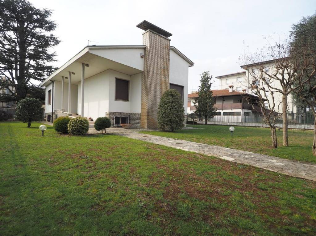 Villa in vendita a Telgate via Arciprete Arici, 63