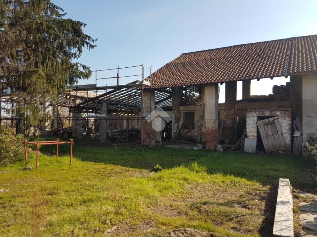 Casa Indipendente in vendita a Corbetta cascina Malpiazza