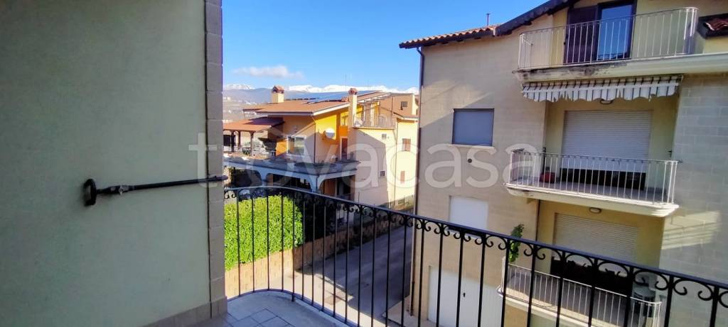 Appartamento in vendita a L'Aquila strada Statale Cinque Bis, 20