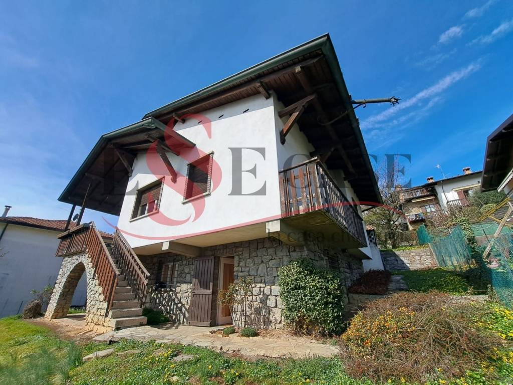 Villa in vendita a Nembro