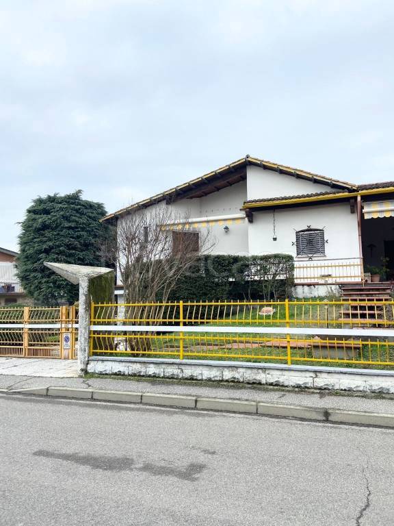 Villa Bifamiliare in vendita a Somaglia via Silvio Pellico, 1