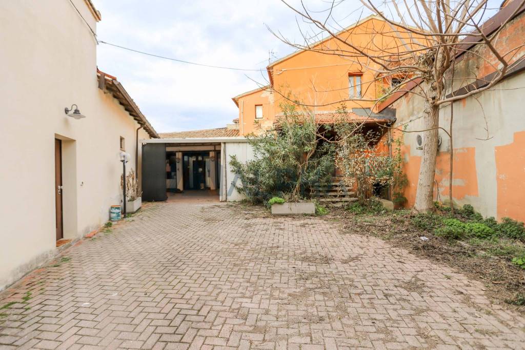 Appartamento in vendita a Longiano via Angelo Pasolini