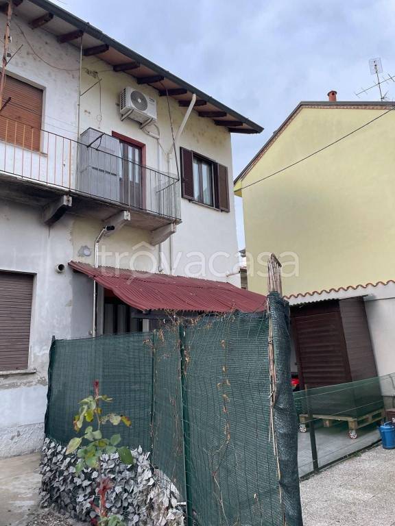 Casa Indipendente in vendita a Buscate via Felice Cavallotti