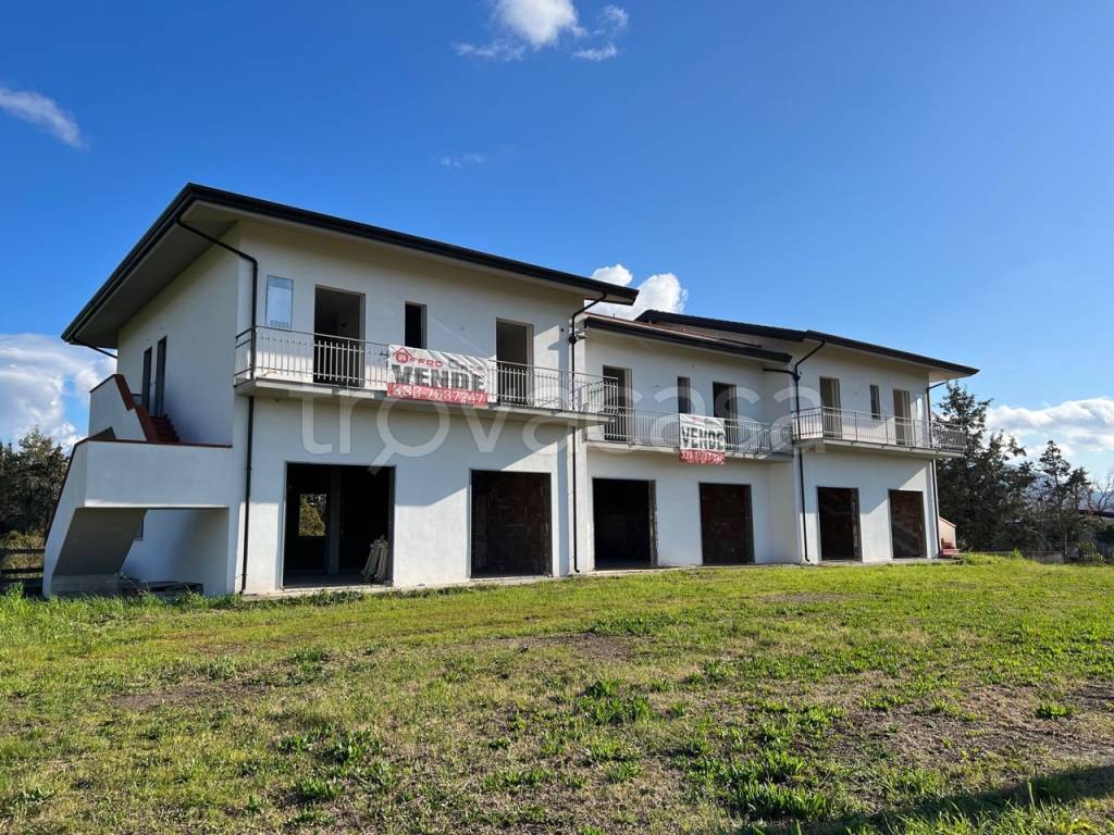 Villa Bifamiliare in vendita ad Altavilla Silentina quercioni