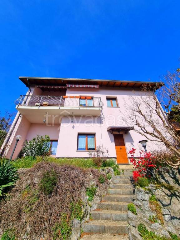 Villa in vendita a San Fermo della Battaglia via Giacomo Battaglia, 5