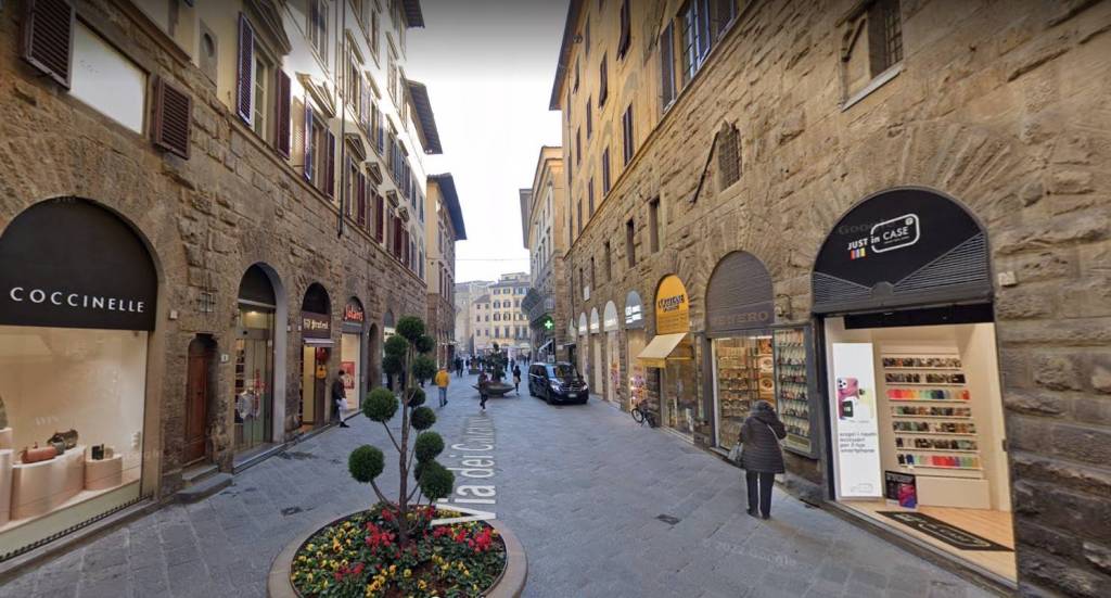 Negozio in vendita a Firenze via Dei Calzaiuoli