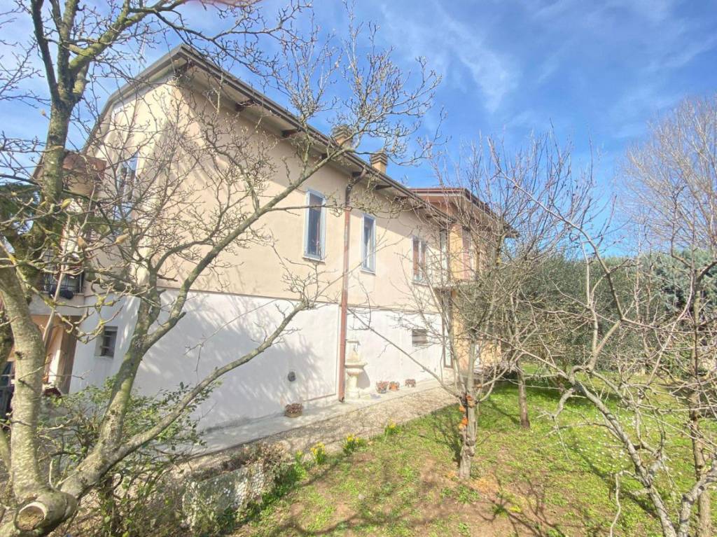 Villa in vendita a Ceresara via San Martino