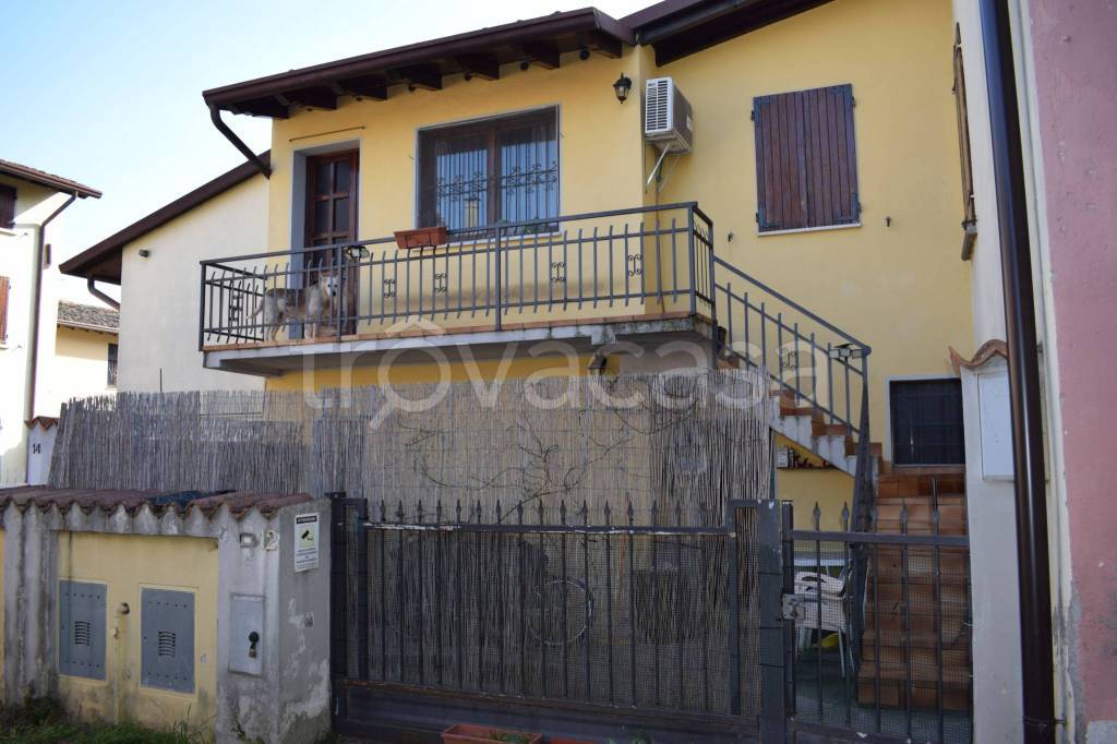 Casa Indipendente in vendita a Carpenedolo via Giuseppe Gerevini