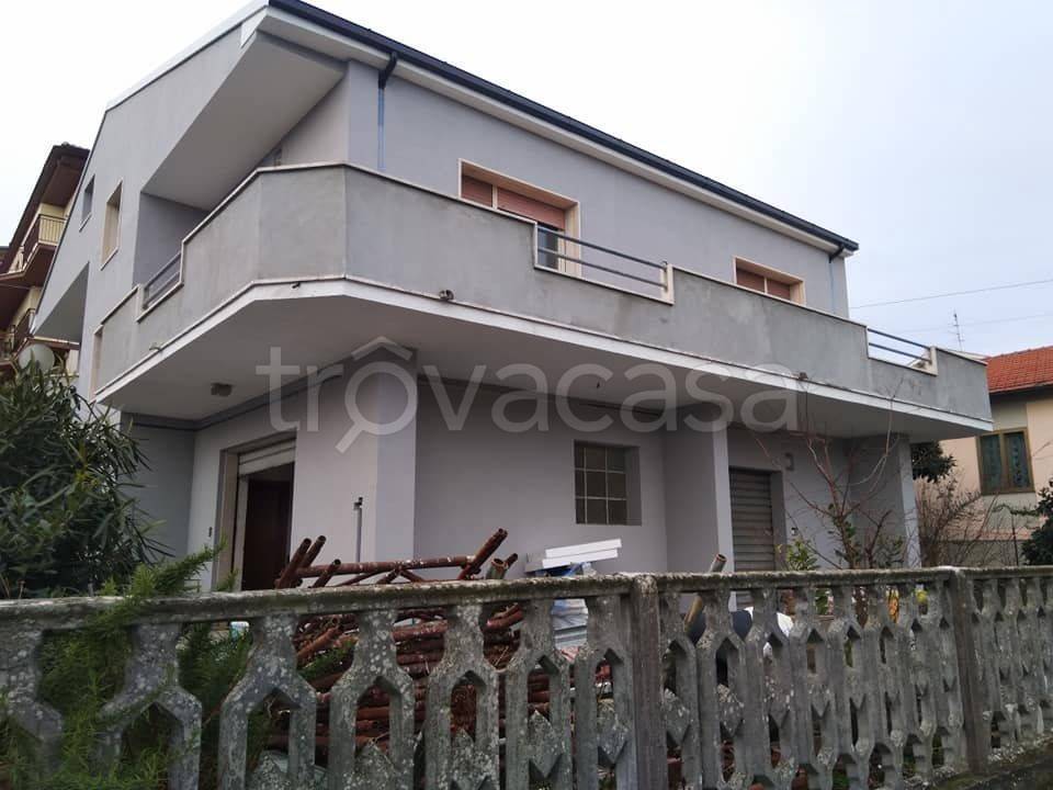 Villa Bifamiliare in in vendita da privato a Pescara via Ricci, 8