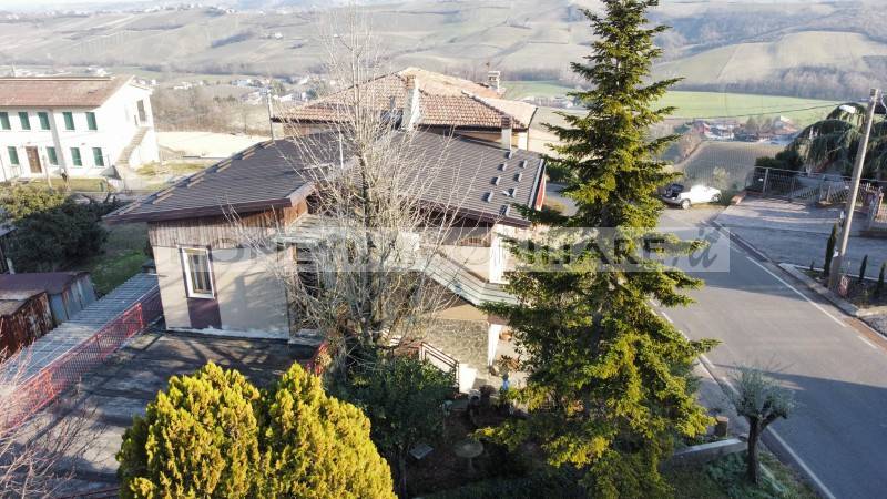 Villa in vendita a Castell'Arquato strada Bacedasco, 14