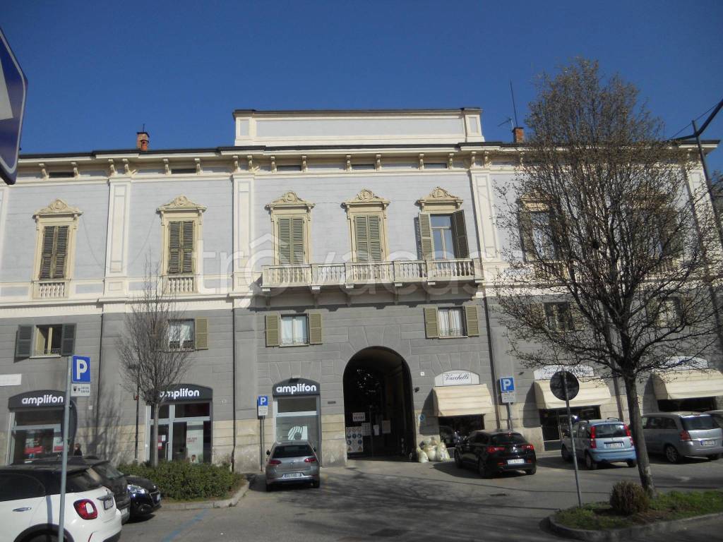 Appartamento in vendita a Cremona piazza Risorgimento