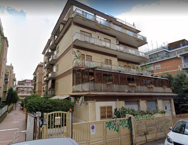 Appartamento in vendita a Roma via Simone Mosca