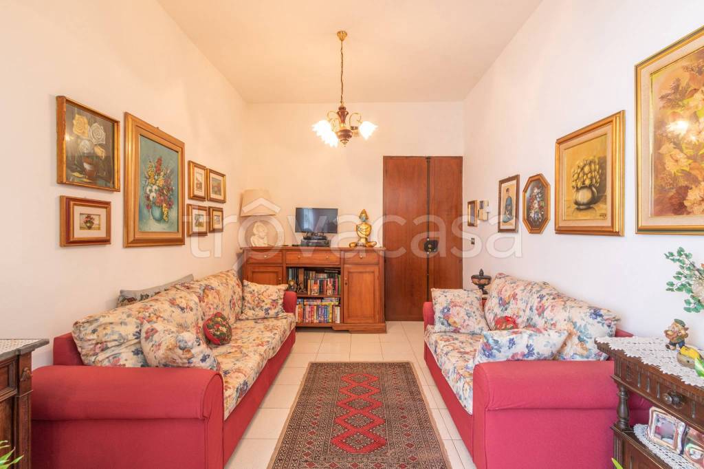 Villa in vendita a Cagliari via Cornalias
