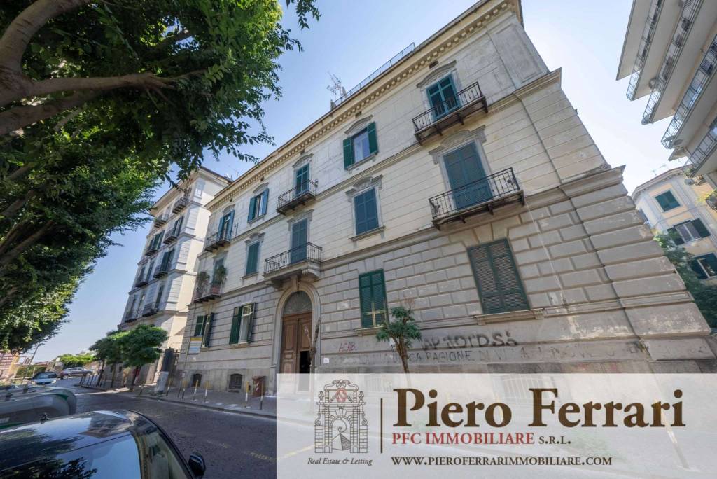 Appartamento in vendita a Napoli via Domenico d'auria 8
