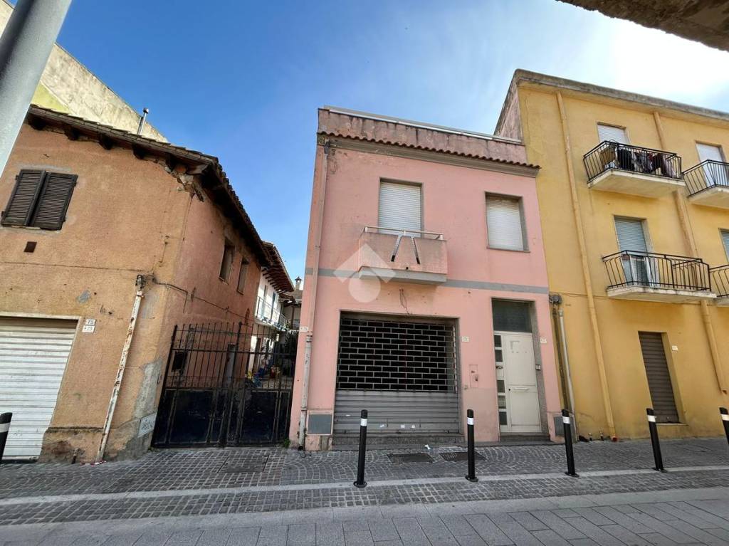 Appartamento in vendita a Capoterra corso gramsci 74, 74