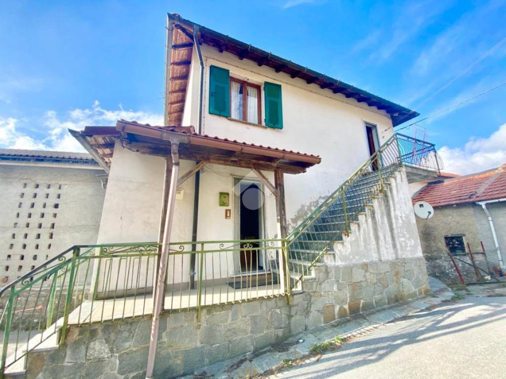Casa Indipendente in vendita a Crocefieschi via Crebaia, 13