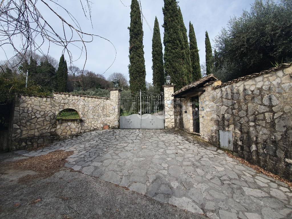 Villa in vendita a Scandriglia via Rieti