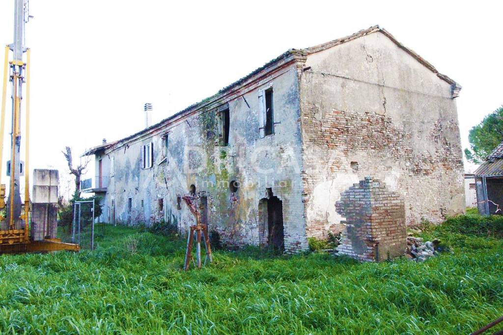 Casale in vendita a San Mauro Pascoli via Fiumicino San Mauro
