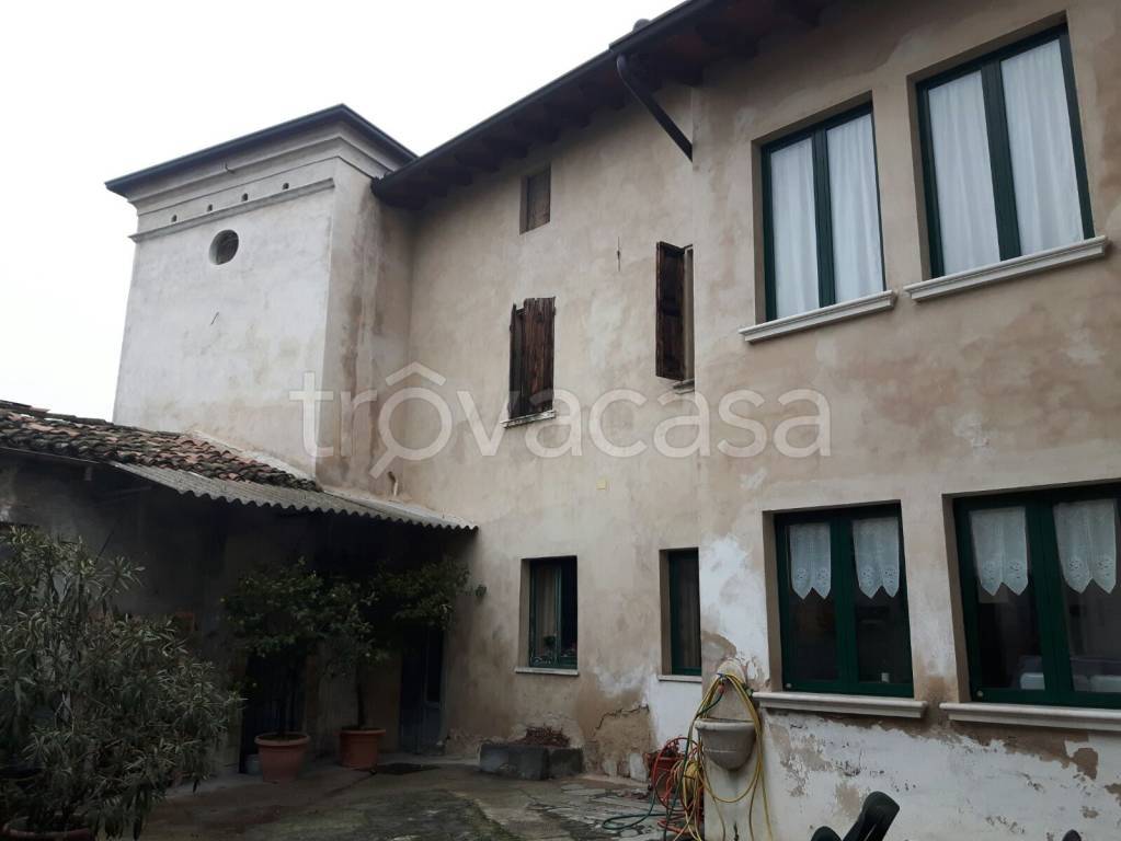 Casa Indipendente in vendita a Castiglione delle Stiviere via Giuseppe Zanardelli