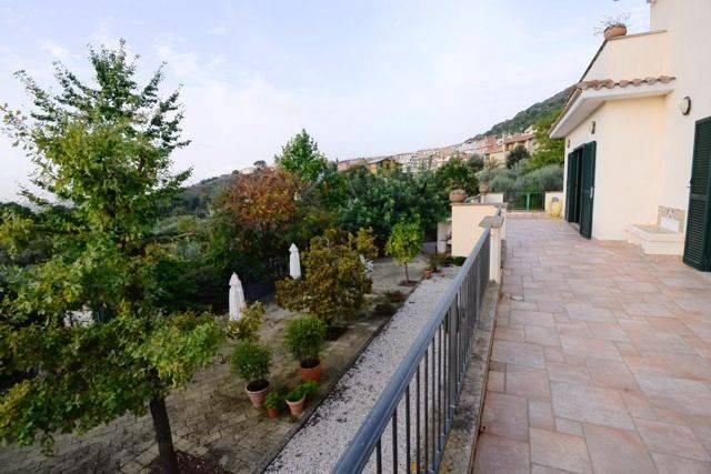 Villa Bifamiliare in vendita a Moricone via Roma