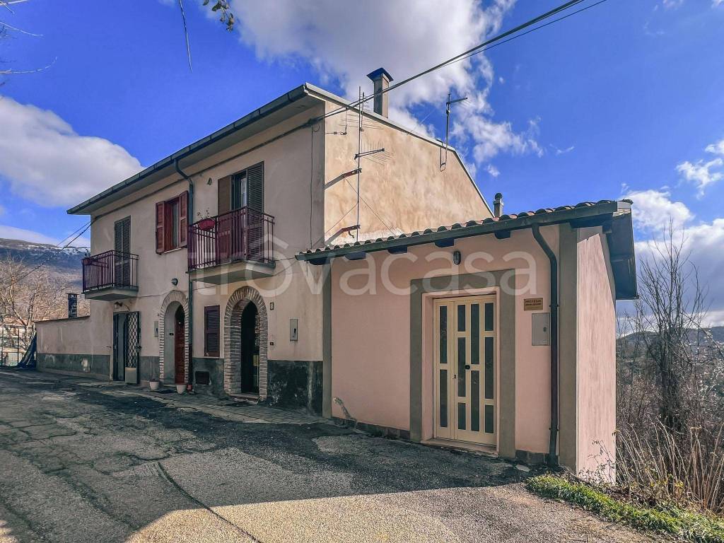 Appartamento in vendita a Pescorocchiano via Granara