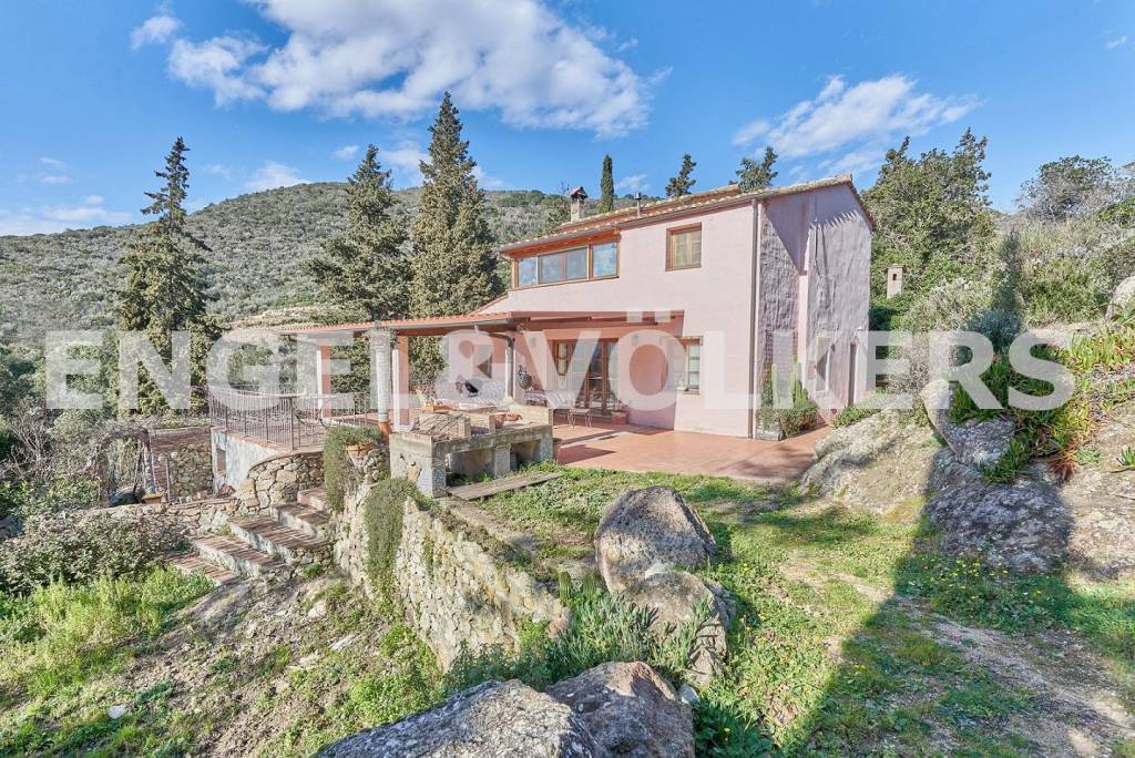 Villa in vendita a Campo nell'Elba