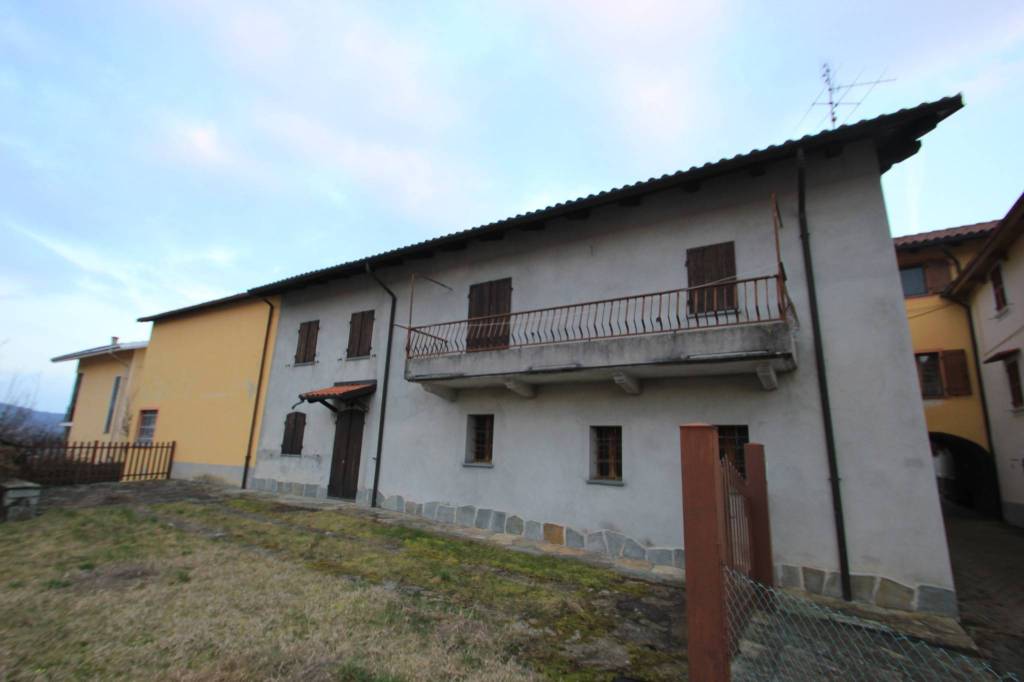 Villa a Schiera in vendita a Donato via Castello, 1