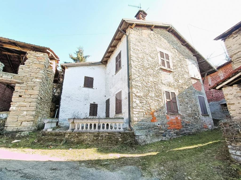 Casa Indipendente in vendita a Borghetto di Borbera frazione Fontana, 8