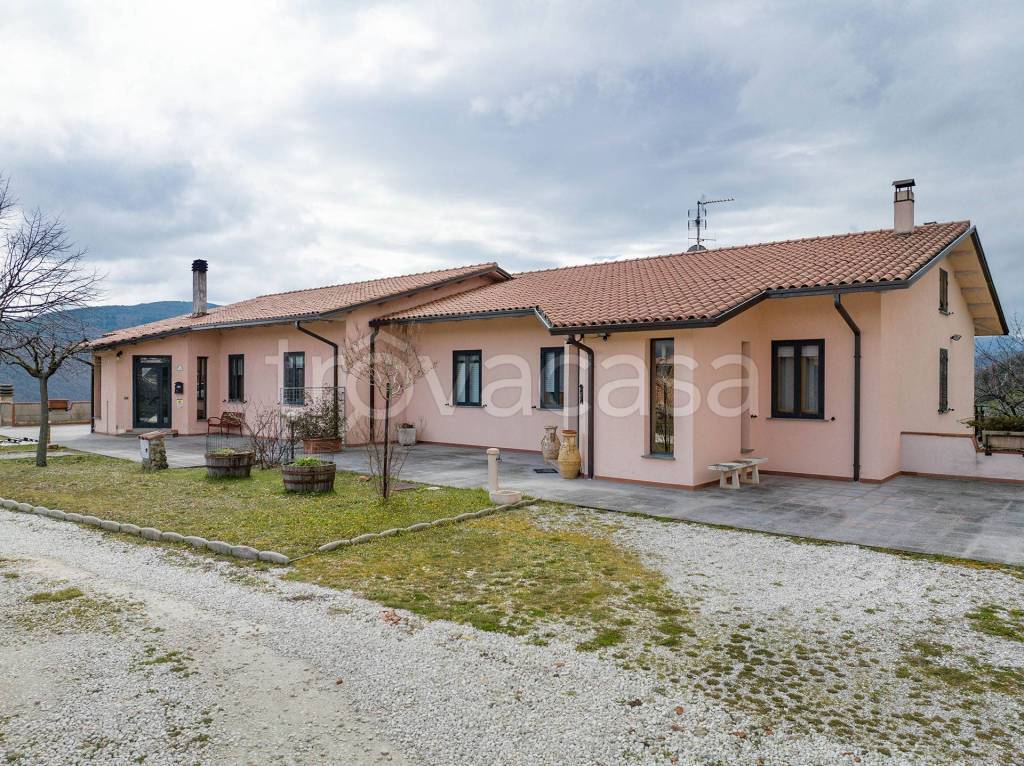 Villa Bifamiliare in vendita a Nocera Umbra vocabolo Vittiano