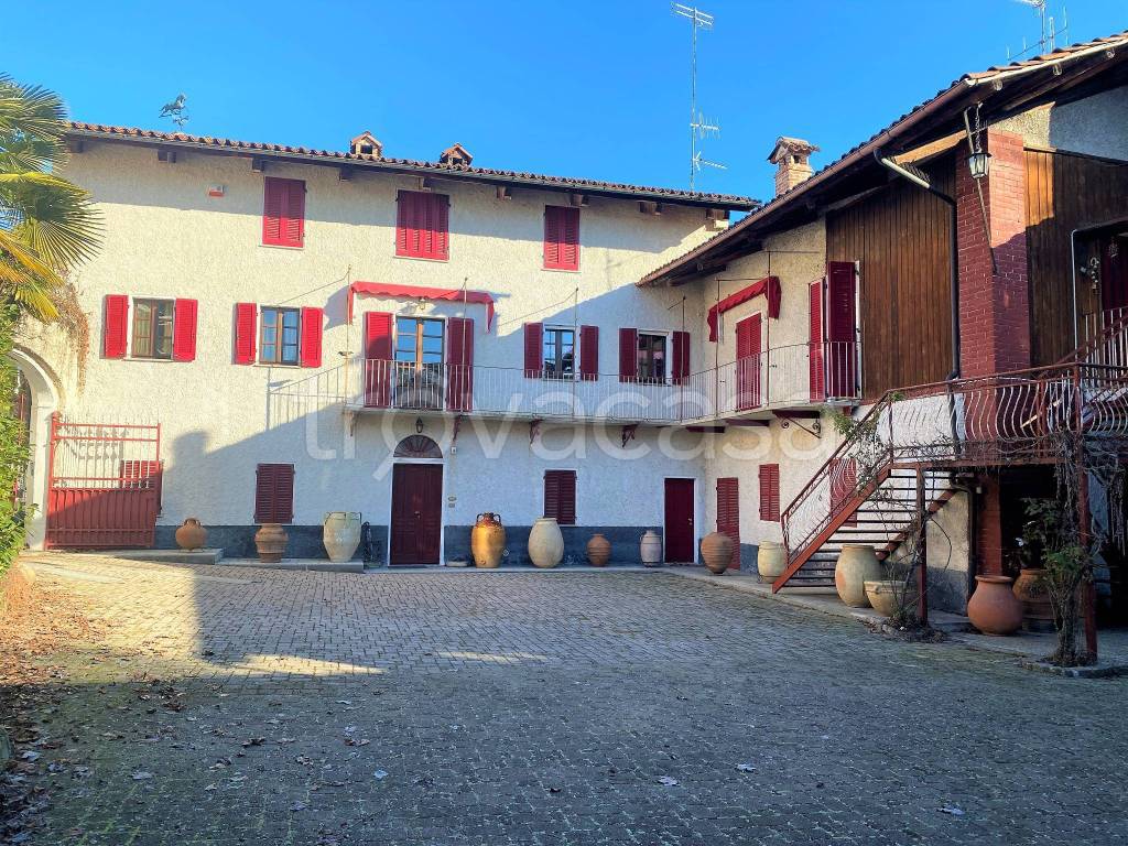 Casale in vendita a Clavesana frazione Madonna della Neve, 81