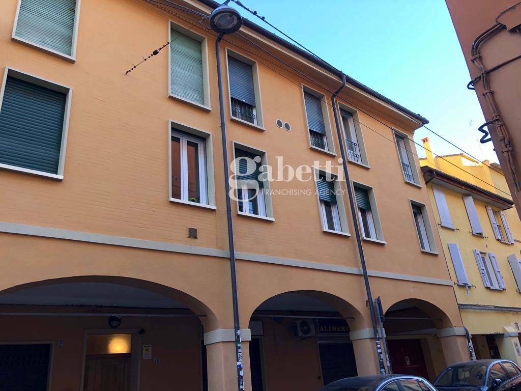 Appartamento in vendita a Bologna via Centotrecento, 19