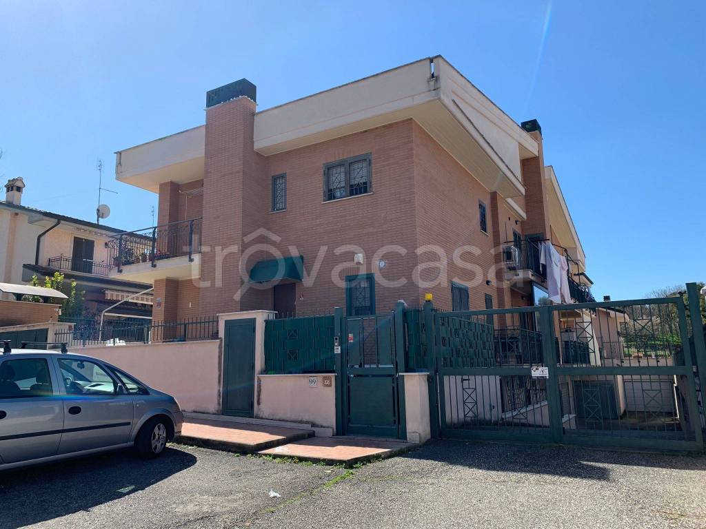 Appartamento in vendita a Roma via Sommatino