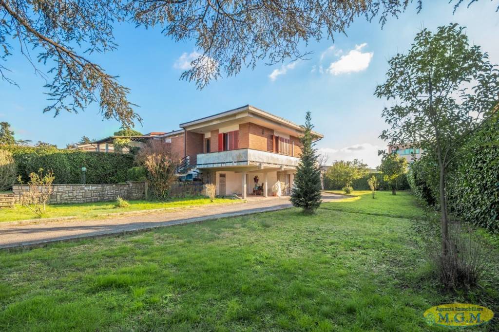 Villa a Schiera in vendita a Bientina
