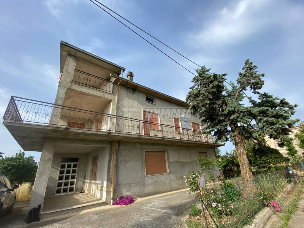 Casa Indipendente in vendita a San Vito Chietino contrada Quercia del Corvo 30
