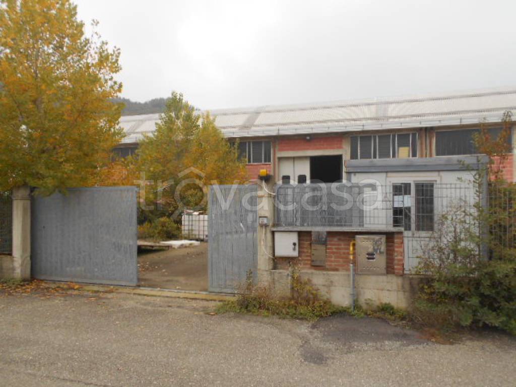 Capannone Industriale in vendita a Serravalle Scrivia via cneo serrano
